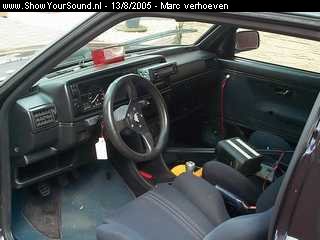 showyoursound.nl - Golf 2 GTI - marc verhoeven - SyS_2005_8_13_2_13_12.jpg - van binnen in de auto  (beetje rotzooi)